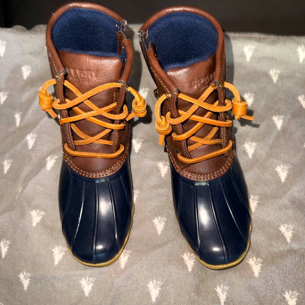 Girls’ Sperry Saltwater boots